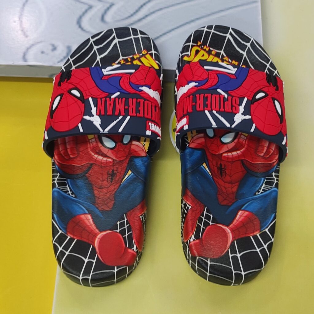 BOYS BLACK SPIDERMAN SLIDES N75-071