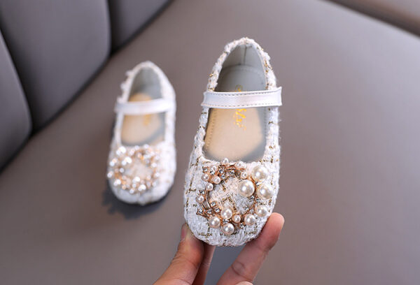 GIRLS FLAT/DOLL SHOES WHITE+PEARLS S-33301