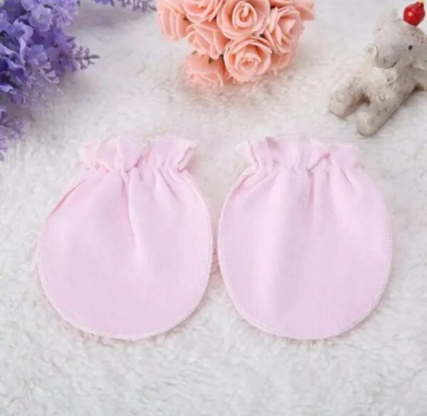 SOLID COLOUR NEWBORN MITTENS - Image 4